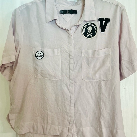 NWOT Volcom Lavender Button up camp shirt patches hi-lo - Picture 2 of 10